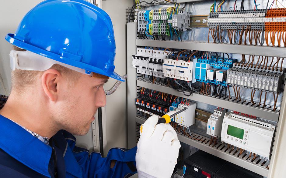 électricien de maintenance Paris 4